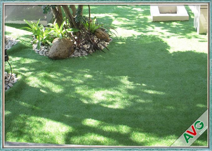 El césped artificial de la hierba del jardín resistente ULTRAVIOLETA para ajardinar el SGS aprobó 0