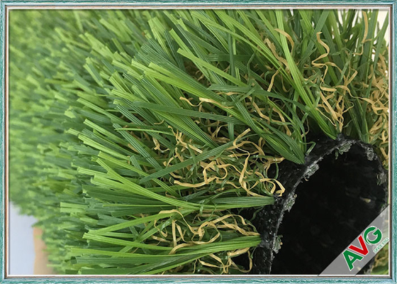 CHINA Capa sintética al aire libre antideslumbrador de la PU de la hierba de 12800 Dtex para el jardín/el ajardinar proveedor